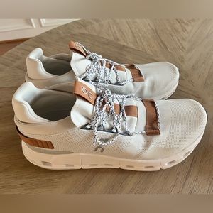 OnCloud Women’s size 11. CloudNova. White & Pearl.